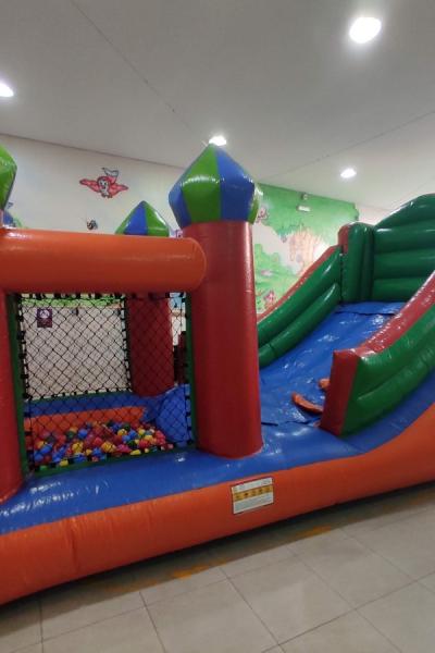 Mini Tobogã com Piscina de Bolinhas